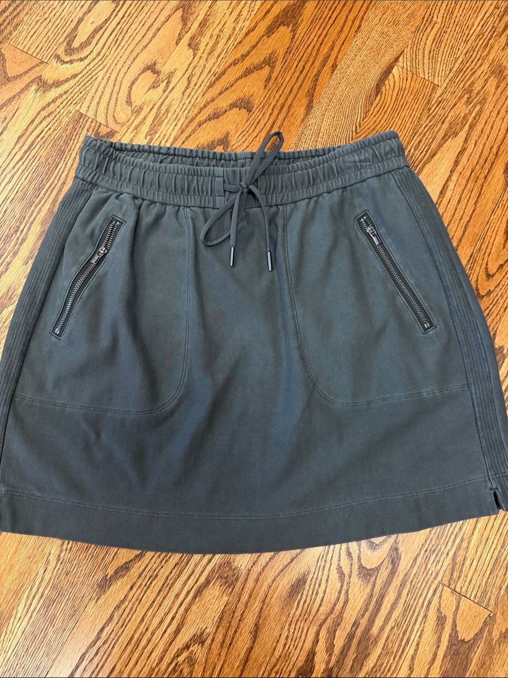 Athleta Casual dark gray Drawstring Skirt with Zipper Pockets